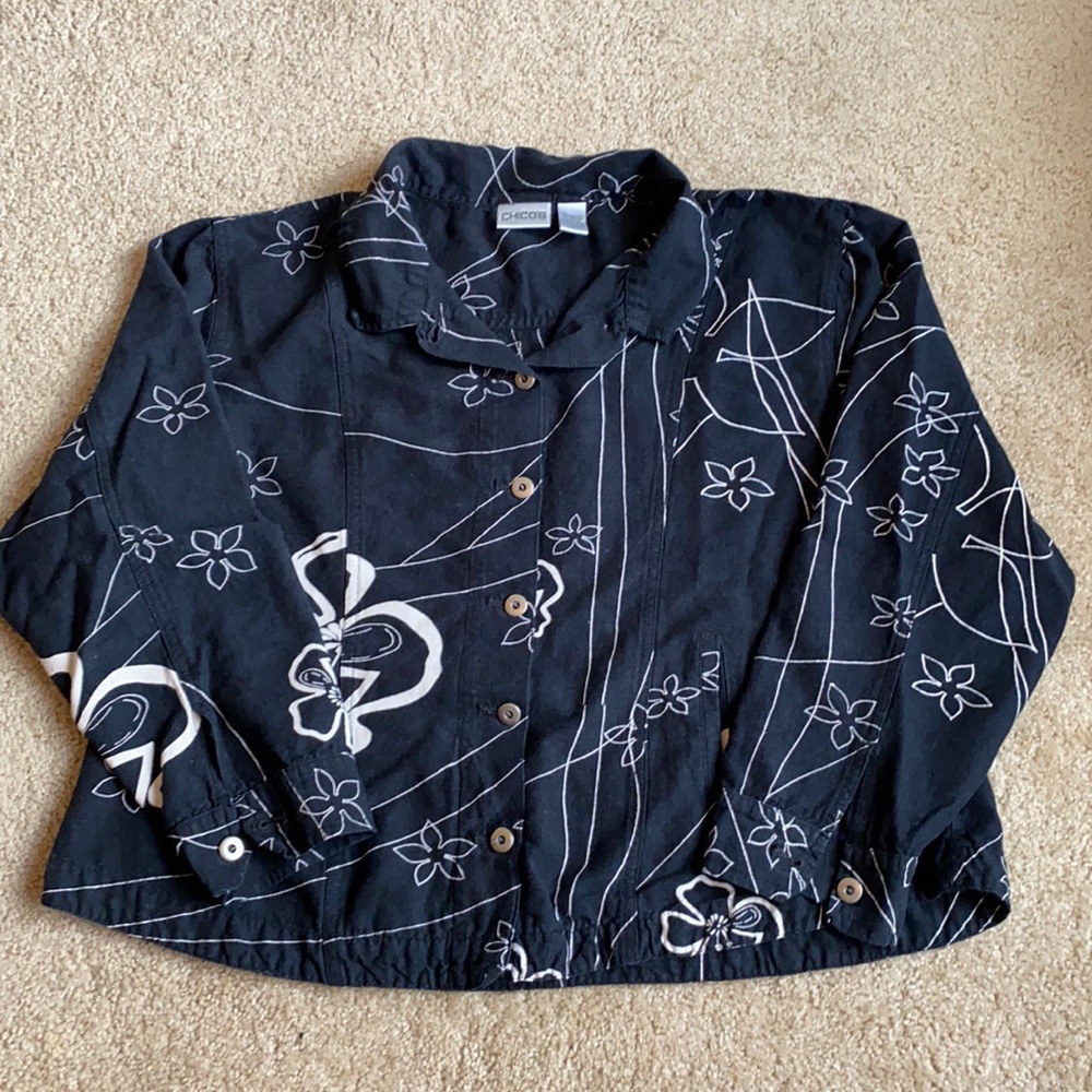 Last Chance! Chico’s linen blend cropped button up shirt